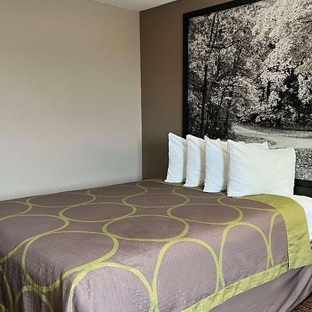 Super 8 By Wyndham Indianapolis Emerson Εξωτερικό φωτογραφία