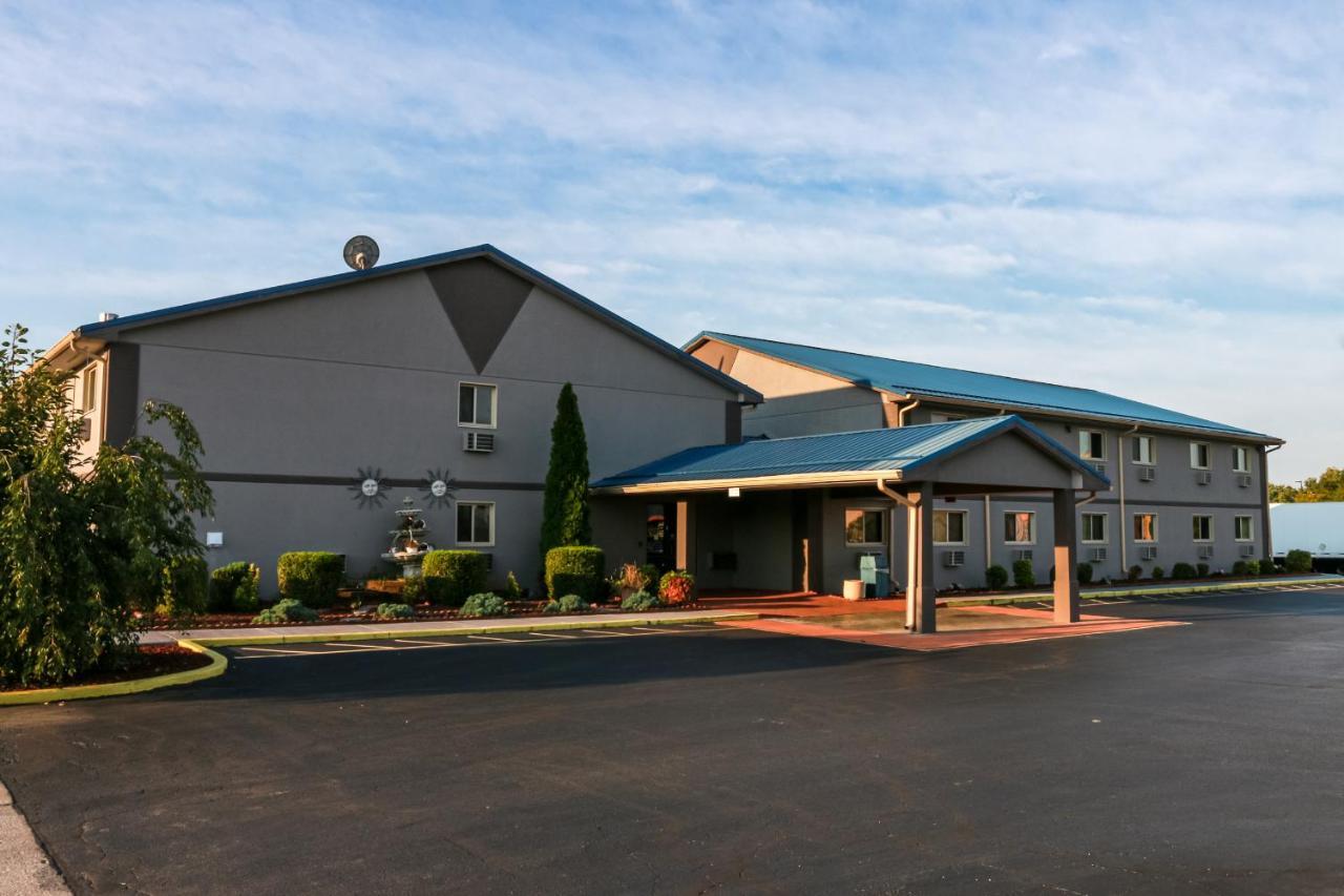 Super 8 By Wyndham Indianapolis Emerson Εξωτερικό φωτογραφία