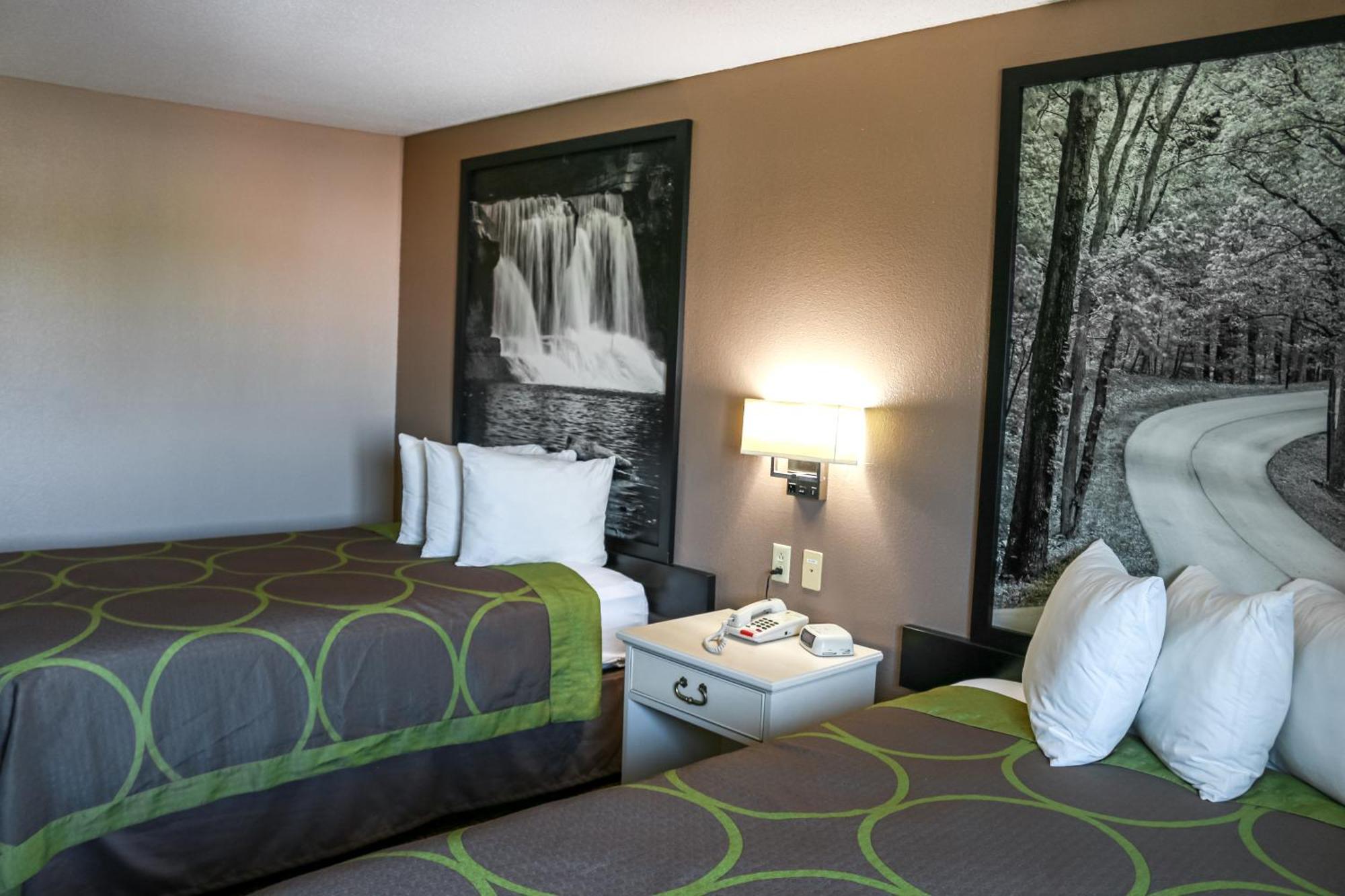 Super 8 By Wyndham Indianapolis Emerson Εξωτερικό φωτογραφία