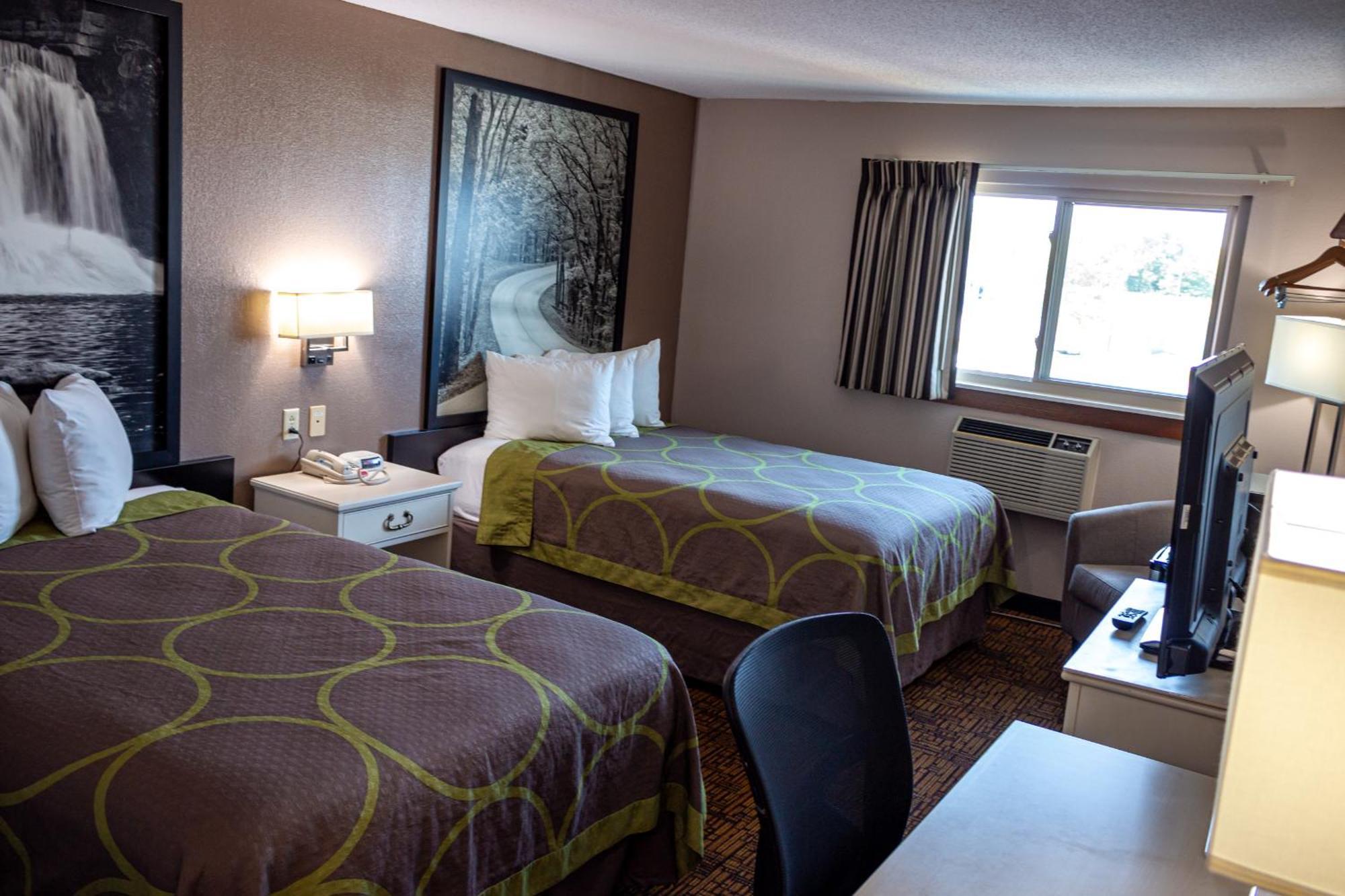 Super 8 By Wyndham Indianapolis Emerson Εξωτερικό φωτογραφία